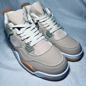 Jordan Men’s Low-Top Sneakers in Beige and White with Tan Accents